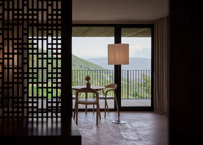 Saltus, Small Luxury Hotels Slh