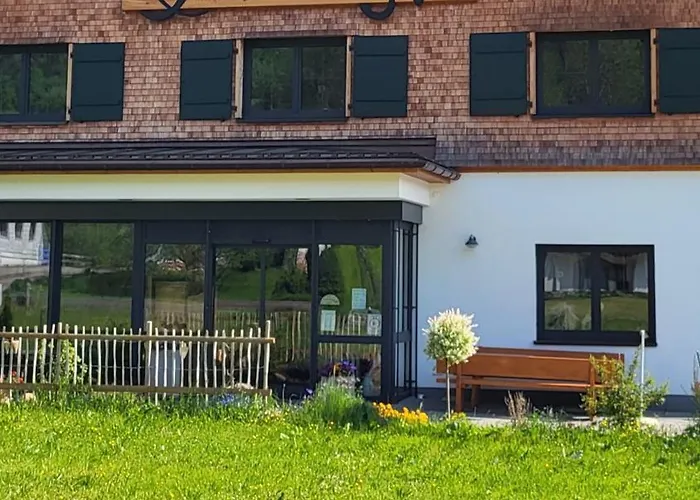 Ferienwohnung Bergzeit mit Pool und Sauna