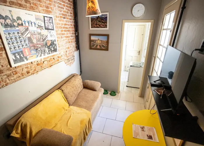 Apartamento central com pátio, 1 quadra do calçadão