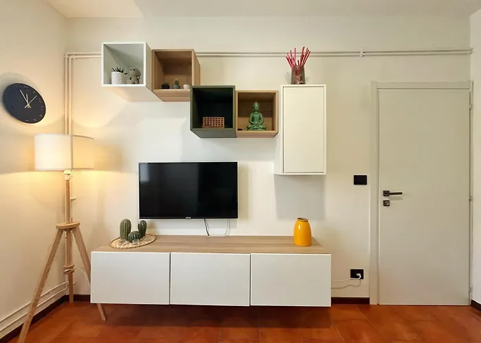 Cozy & Budget Apartment Near The Beach