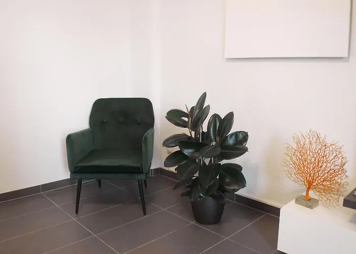 Modernes, zentrales Apartment in Troisdorf, Region Köln Bonn, 3 Etage, maximal für 4 Personen, Parkplatz&Netflix inklusive