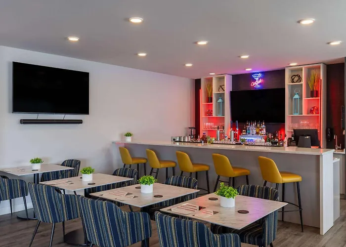 Microtel Inn & Suites Dorval Qc