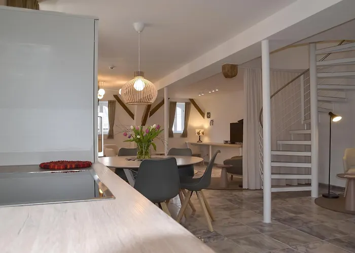 Ferienwohnungen Stadt Merzig Appartement Piatti und Appartement Bücherliebe