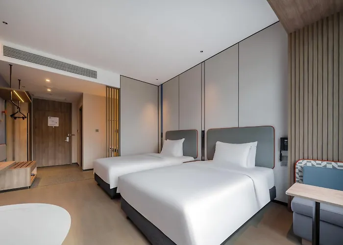 Holiday Inn Express Jiangmen East Station By Ihg