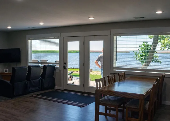 Cozy Home Lake Huron II