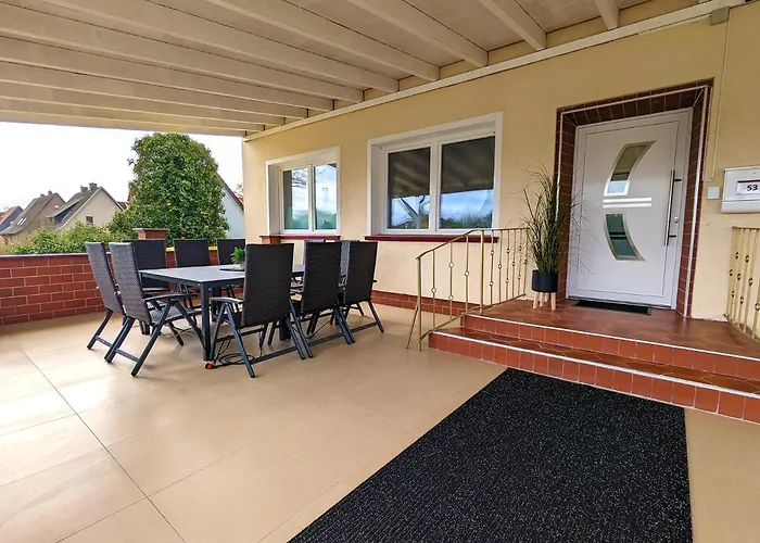 BesTime - 5 Schlafzimmer, Wohnzimmer, Küche, Waschtrockner, Terrasse, Smart-TVs, Netflix, Tischfußball