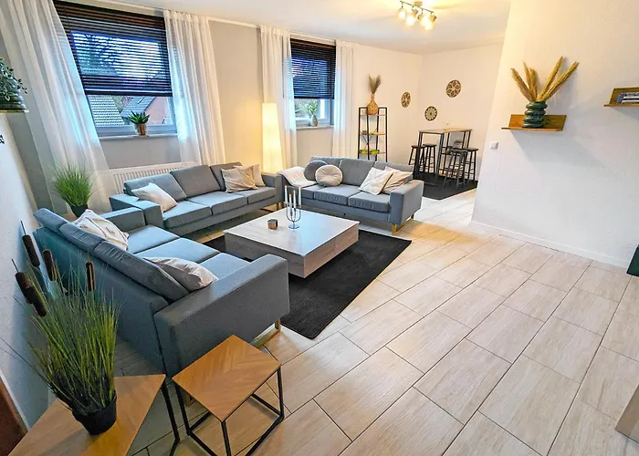 BesTime - 5 Schlafzimmer, Wohnzimmer, Küche, Waschtrockner, Terrasse, Smart-TVs, Netflix, Tischfußball