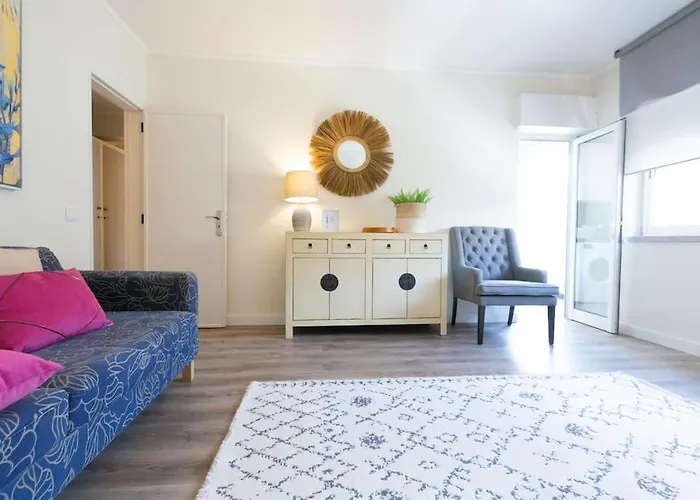 Beachome4U4 / Carcavelos Beach