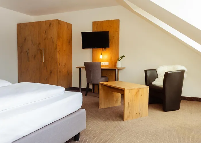 Hotel am Hachinger Bach by Blattl