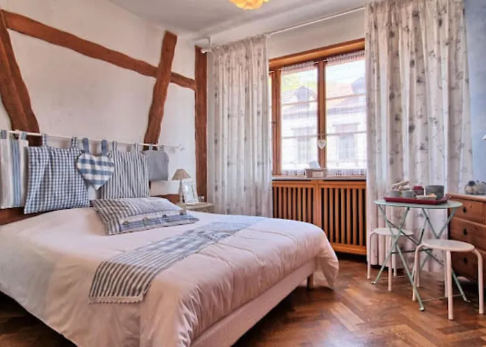 Appartements & Chambres Les Loges Du Capucin