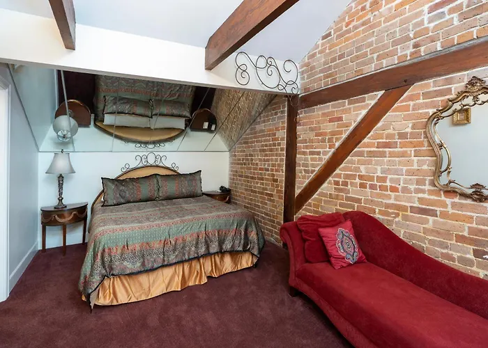 Quarter House Suites