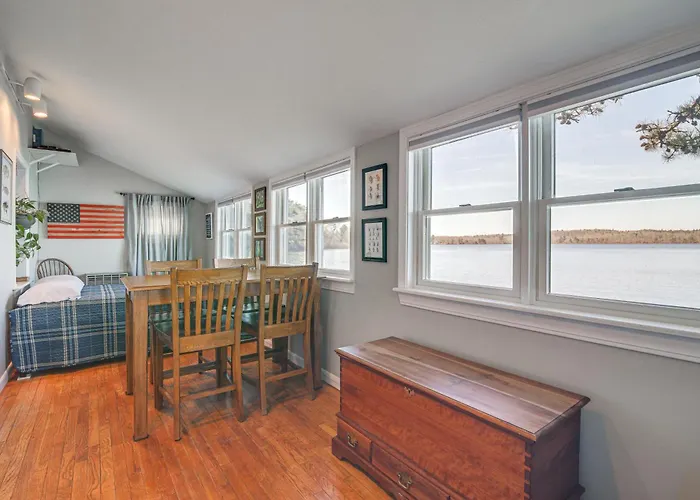 Quiet Plymouth Cottage On Great South Pond!