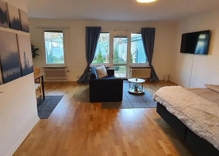 Apartment With Garden Near Metro!