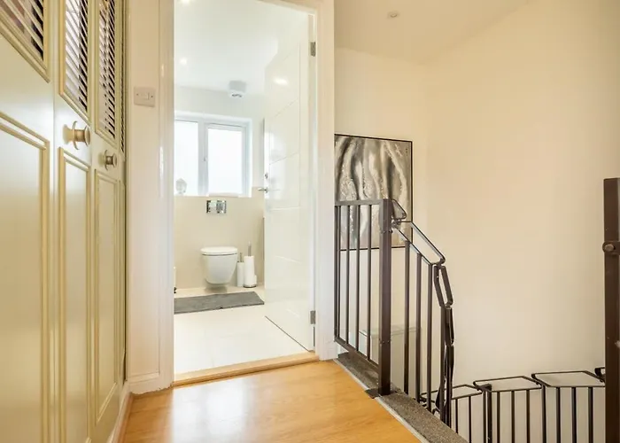 Delightful Central Duplex - 2 Mins To Station