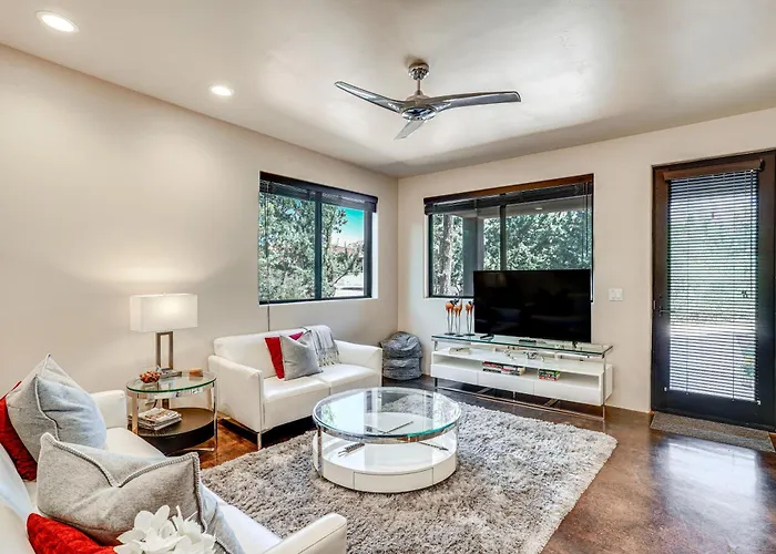 Mountain-View Patio: Sedona Suite Near Trails