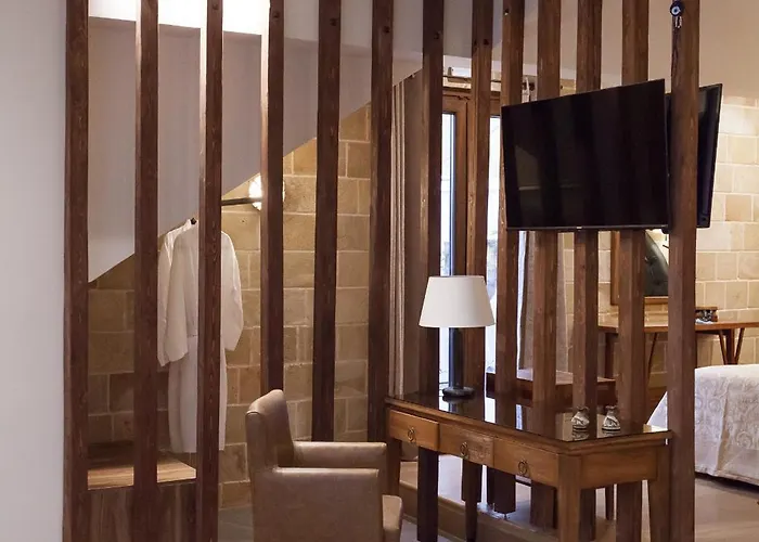 Utopia Luxury Suites - Old Town