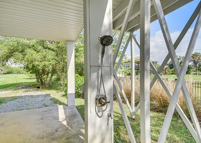 Waveland Vacation Rental - Walk To The Beach!