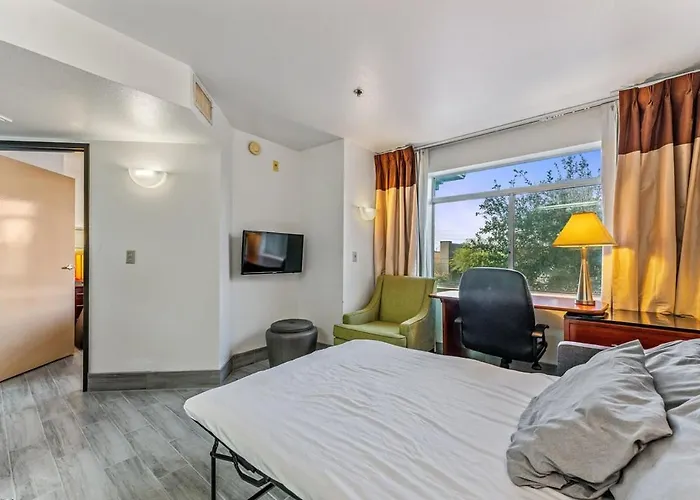 Metro Chandler Extended Stay - Cosy King