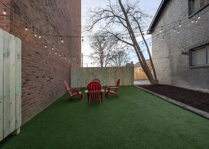 Walk To Restaurants From Condo, By Hospitals, 3 Miles To Downtown