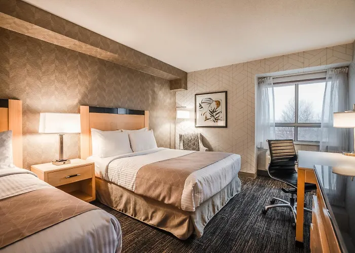 Monte Carlo Inn Barrie - Newly Renovated