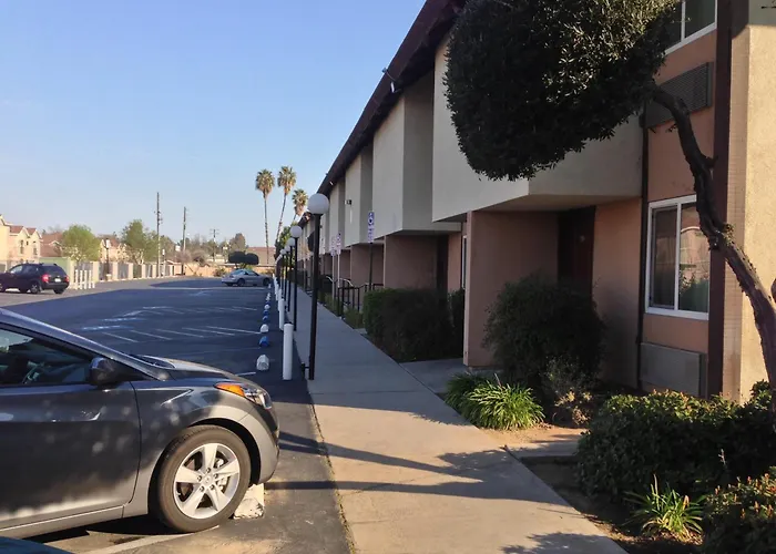 Ramada By Wyndham Fresno North