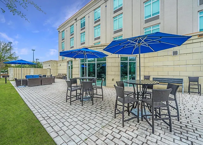 Holiday Inn Express & Suites Charleston Arpt-Conv Ctr Area By Ihg