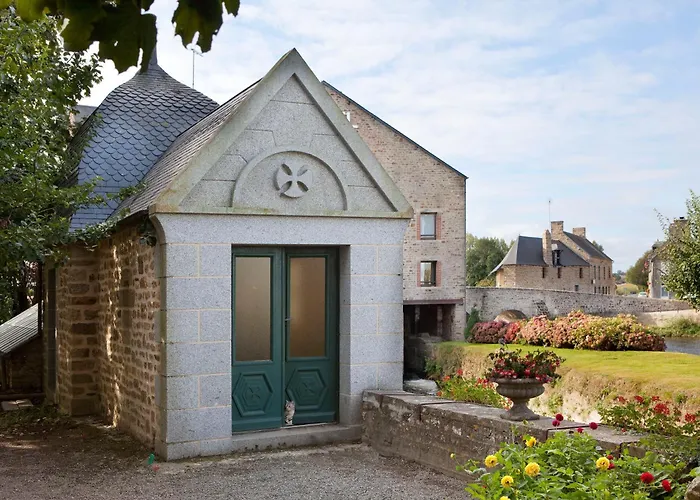 Logis Hotel Restaurant Auberge De La Selune