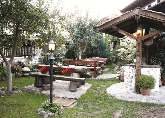 Family Hotel Makedonska Kruchma