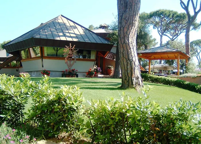 La Bussola Beach Hotel