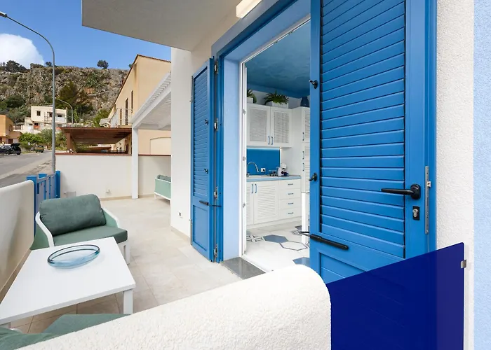 IL FARO E LA LUNA Beach Apartments