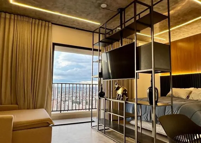 Lindo flat em prédio luxuoso - Excelente localização