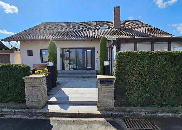 FeWoRebbe familienfreundliche grosse, ruhige und helle Wohnung
