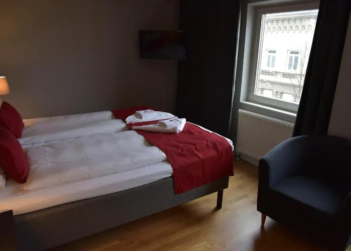City Hotel
