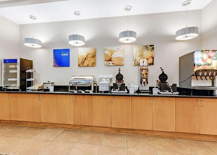 Comfort Suites Murfreesboro Shopping District