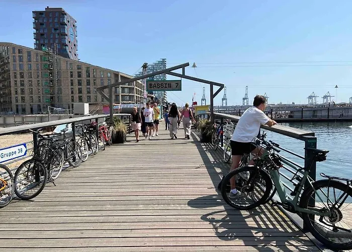 Bo Med Stil Og Udsigt Til Aarhus Lystbadehavn