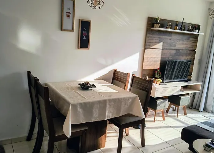 Apartamento em Condomínio fechado.