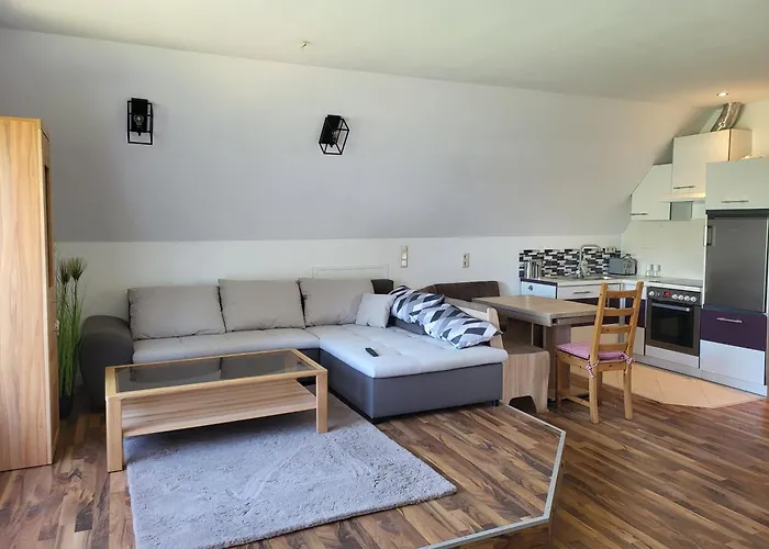 Komplette 4 Zimmer OG MONTEURwohnung