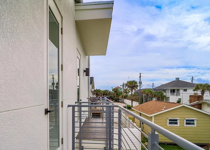 Ocean Front Flagler Beach Sleeps 5 People