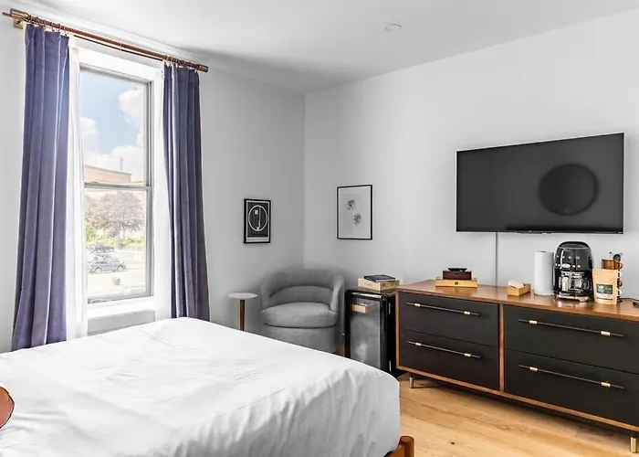 Dtwn Bangor, Historic Bldg, Fast Wi-Fi, 50 In Tv, Room # 204