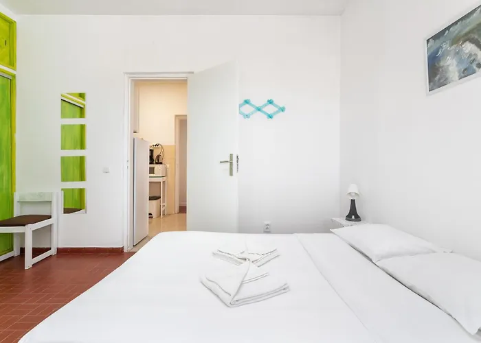 Blife Faro Beach Hostel&Rooms