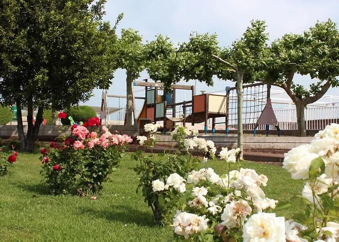 Hotel Azar