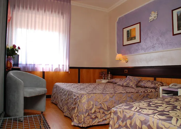 Benny Hotel