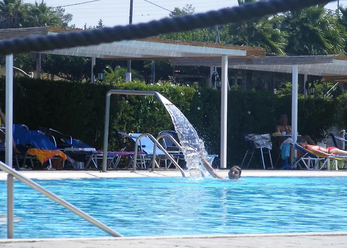 Lintzi Hotel