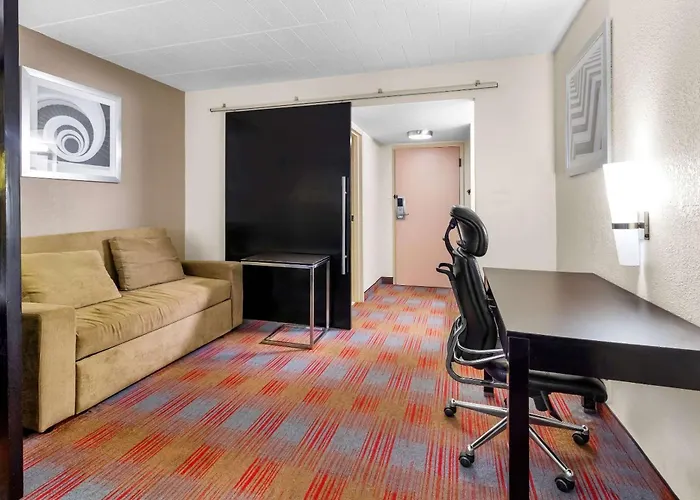 Quality Inn & Suites Altoona