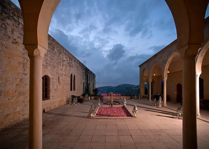 Mir Amin Palace