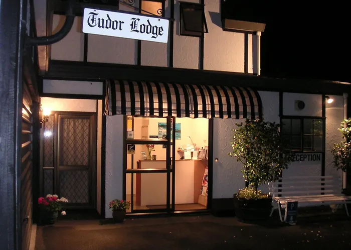 Tudor Lodge Motel