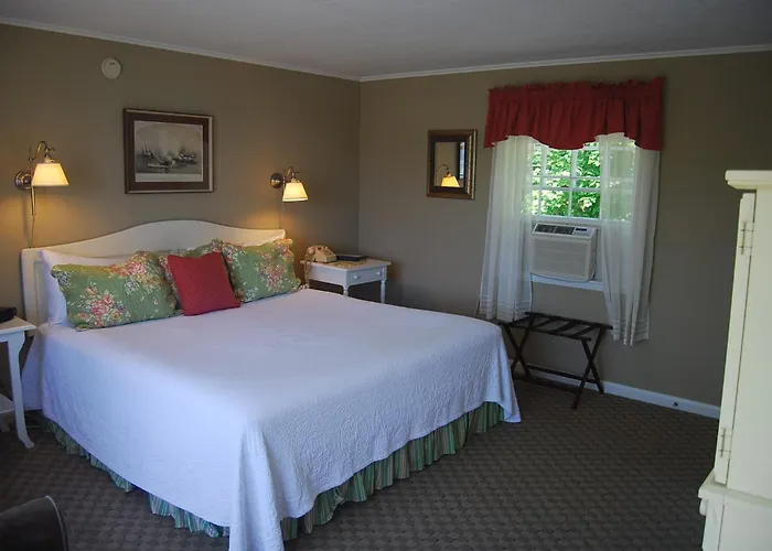 Dockside Guest Quarters