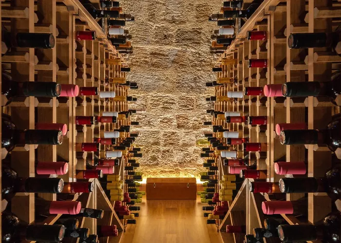 10Gr Boutique Hotel & Wine Bar