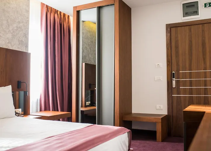 Hotel Bograd - Apartments & Lounge Station