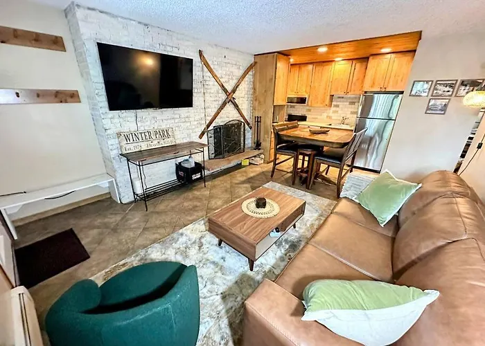 Winter Haus, Winter Park 2 Bedrooms Corner Unit W Outdoor Patio Walking Distance To The Center Of Town